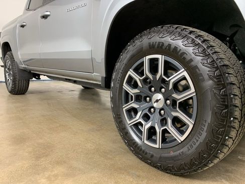 Used 2024 Chevrolet Colorado Z71 w/ Z71 Convenience Package 2 image 6