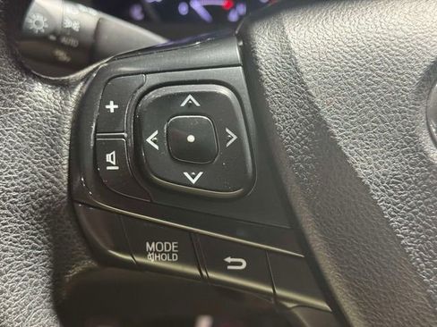 Used 2017 Toyota Camry XLE FWD image 26