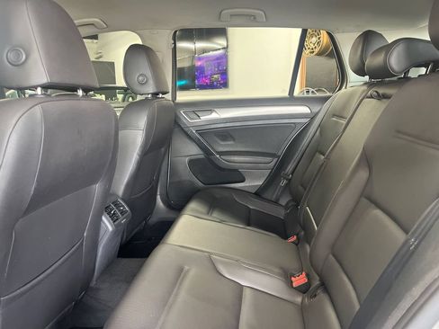 Used 2015 Volkswagen Golf TDI S FWD image 38