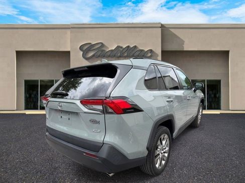 Used 2021 Toyota RAV4 XLE Premium FWD image 3