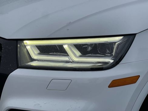 Used 2019 Audi SQ5 Prestige w/ Prestige Package image 4