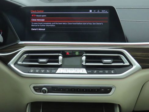 Used 2021 BMW X5 sDrive40i w/ Luxury Seating Package 2 image 14