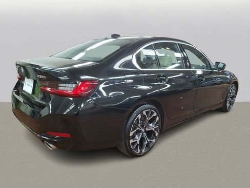 Used 2025 BMW 330i xDrive Sedan w/ Premium Package image 4
