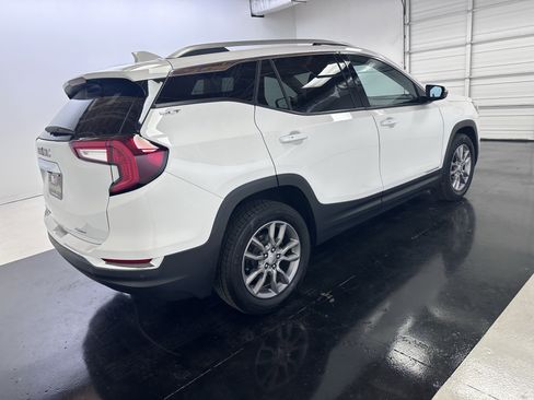 Used 2022 GMC Terrain SLT image 18