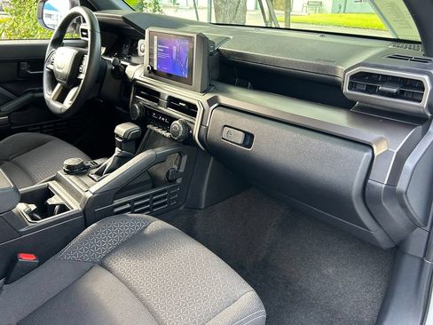 Used 2025 Toyota 4Runner SR5 AWD/4WD image 39