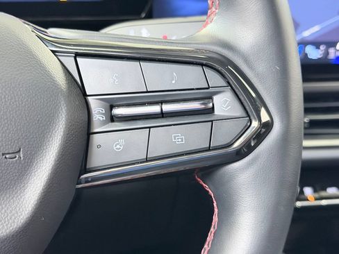 Used 2024 Chevrolet Equinox EV RS FWD image 45
