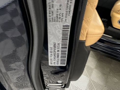 Used 2023 Jeep Grand Cherokee Summit w/ Luxury Tech Group V image 35