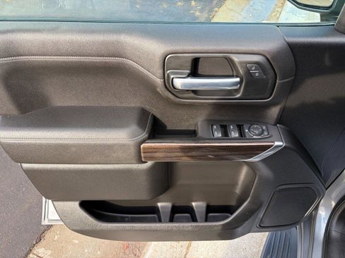 Used 2021 Chevrolet Silverado 1500 LT w/ Convenience Package II image 9