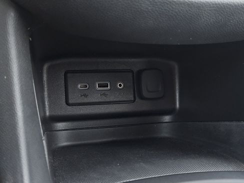 Used 2023 Chevrolet Equinox LT image 25