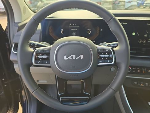 New 2026 Kia Carnival EX FWD image 30