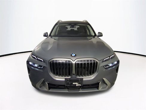 Used 2025 BMW X7 xDrive40i image 3