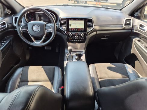 Used 2020 Jeep Grand Cherokee Altitude AWD/4WD image 31
