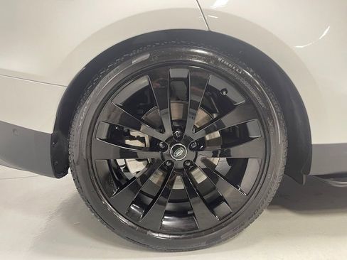 Used 2025 Land Rover Range Rover Sport SE AWD/4WD image 15