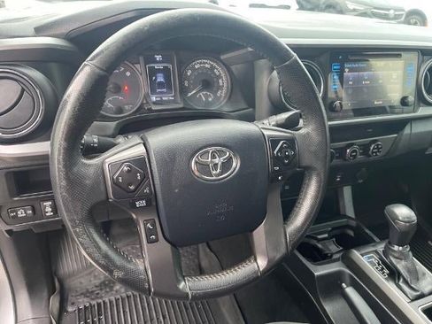Used 2017 Toyota Tacoma SR5 image 9