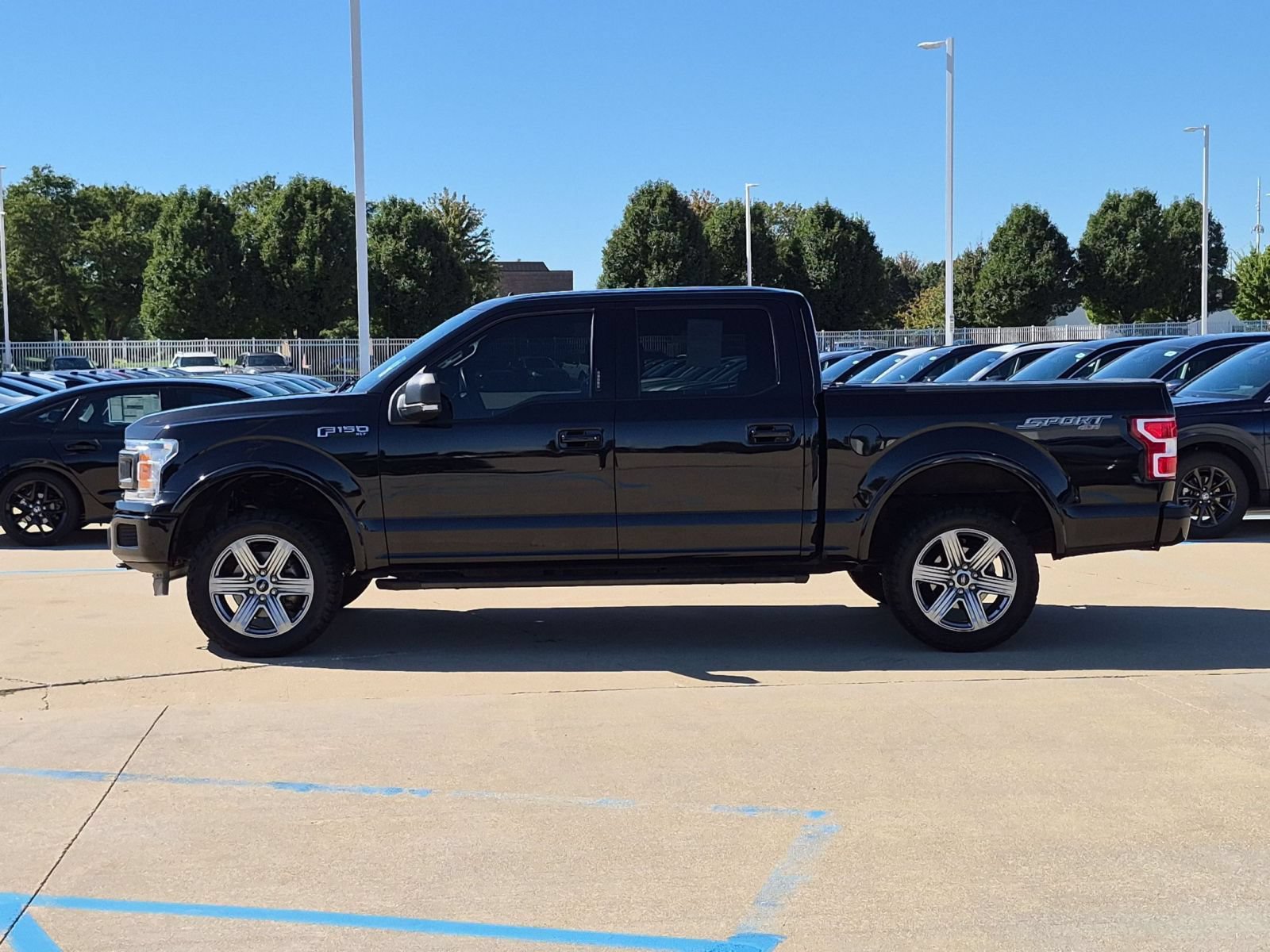 Used 2019 Ford F150 XLT w/ Equipment Group 302A Luxury AWD/4WD image 9