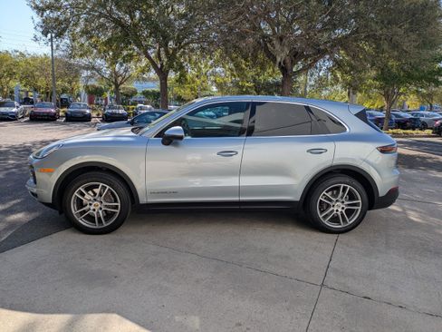 Used 2020 Porsche Cayenne image 9