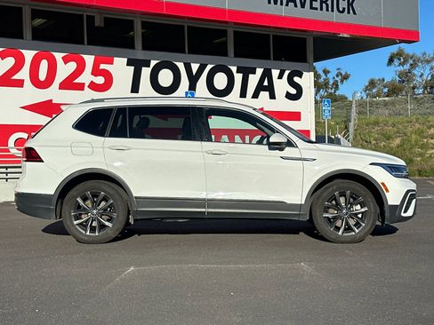 Used 2024 Volkswagen Tiguan SE image 6