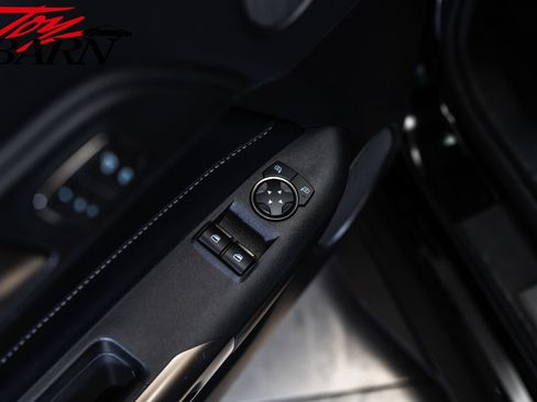 Used 2021 Ford Mustang Shelby GT500 w/ Technology Package RWD image 19