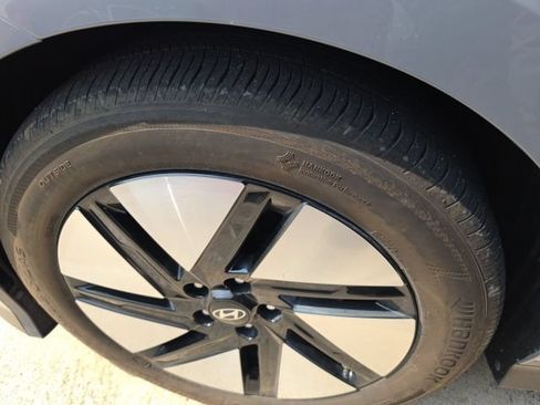 Used 2024 Hyundai Ioniq 6 SE RWD image 5