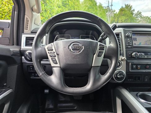 Used 2017 Nissan Titan PRO-4X w/ Pro-4x Convenience Package image 23