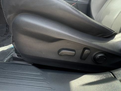 Used 2020 Subaru Outback Limited image 23