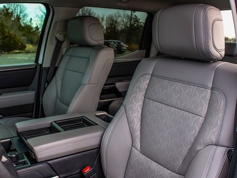 Used 2024 Toyota Tundra Limited image 30