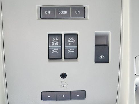 Used 2017 GMC Sierra 3500 Denali w/ Duramax Plus Package image 48