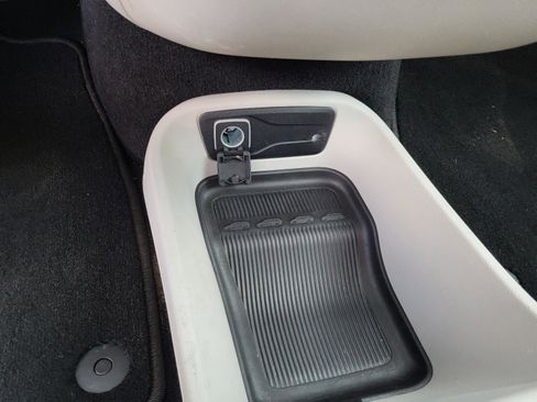 Used 2023 Chrysler Pacifica Touring-L FWD image 25