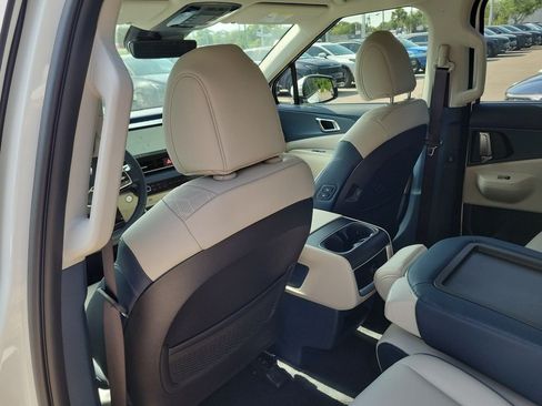 New 2026 Kia Carnival EX FWD image 17
