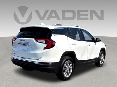 Used 2023 GMC Terrain SLT image 29