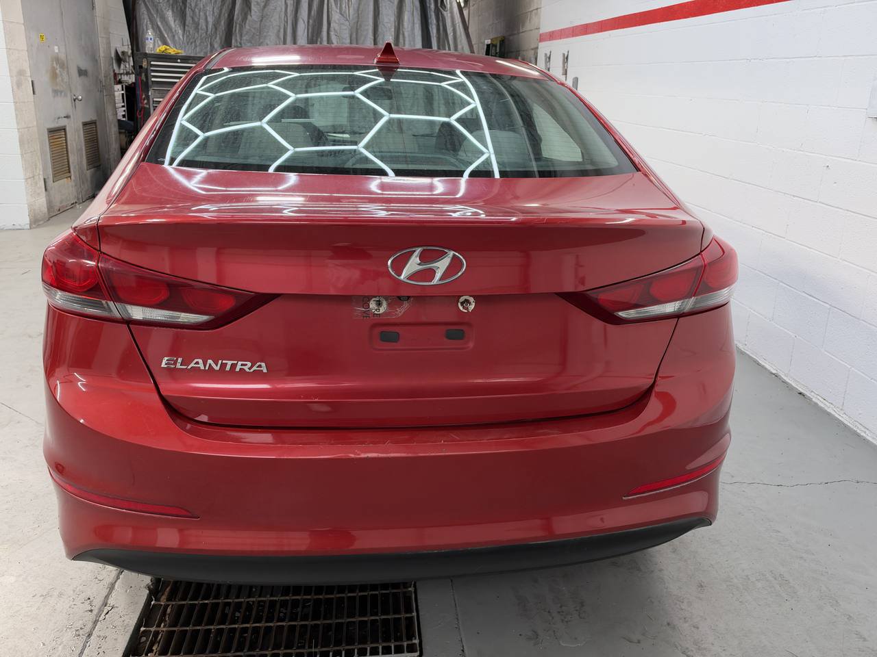 Used 2017 Hyundai Elantra SE FWD image 6
