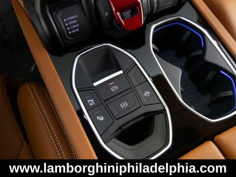 Used 2025 Lamborghini Urus S AWD/4WD image 25