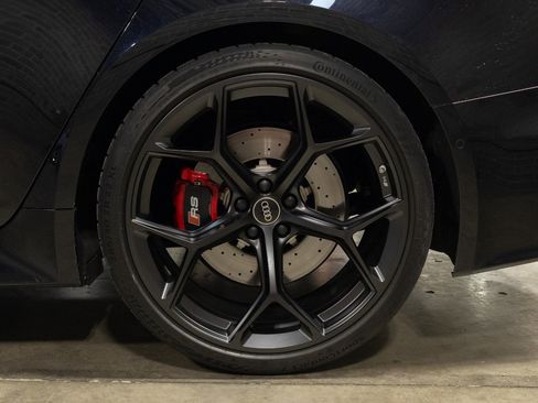 Used 2024 Audi RS 6 performance image 28