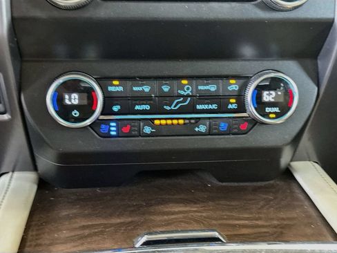 Used 2019 Ford Expedition Platinum AWD/4WD image 17