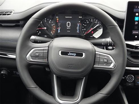 New 2026 Jeep Compass Latitude image 14