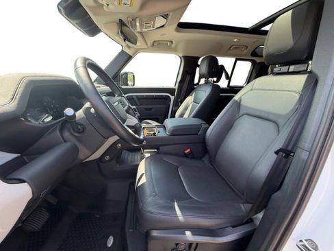 Used 2024 Land Rover Defender 110 S image 10