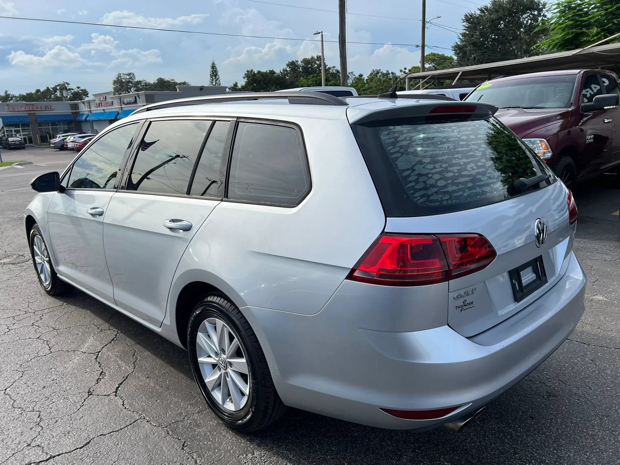Used 2017 Volkswagen Golf S FWD image 7
