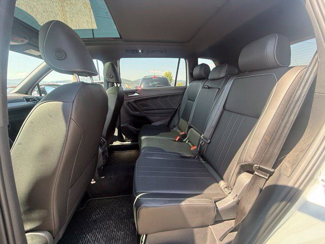 Used 2024 Volkswagen Tiguan SE R-Line AWD/4WD image 11
