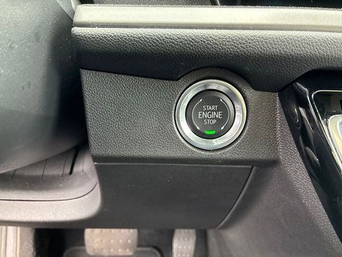 Used 2026 Chevrolet Traverse LT AWD/4WD image 15