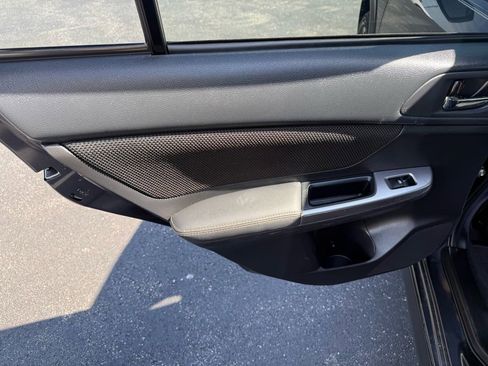 Used 2017 Subaru Crosstrek 2.0i Premium image 10