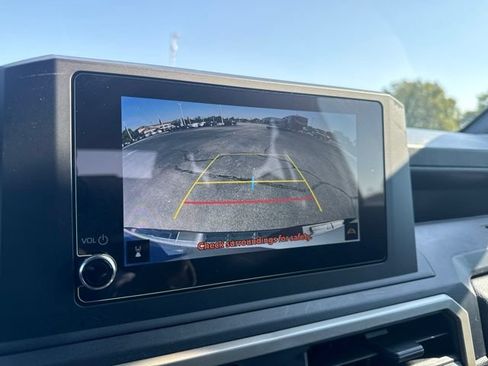 Used 2024 Toyota Tacoma SR AWD/4WD image 32