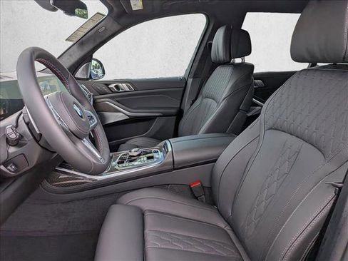 Used 2026 BMW X7 M60i image 4