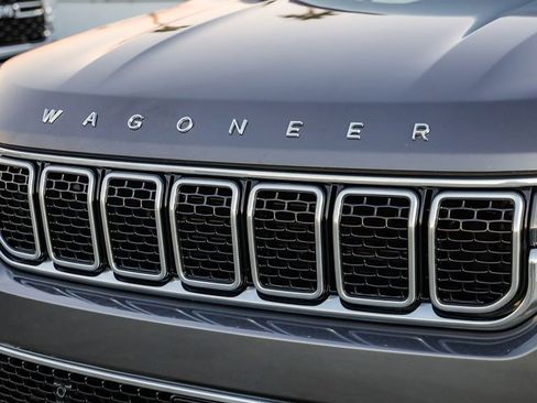 Certified 2024 Jeep Wagoneer L Series II w/ Flexible Seating Group image 6