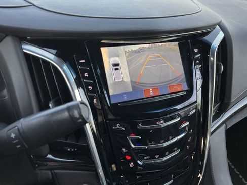 Used 2018 Cadillac Escalade Platinum image 16