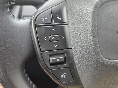 Used 2024 Toyota Prius LE FWD image 30