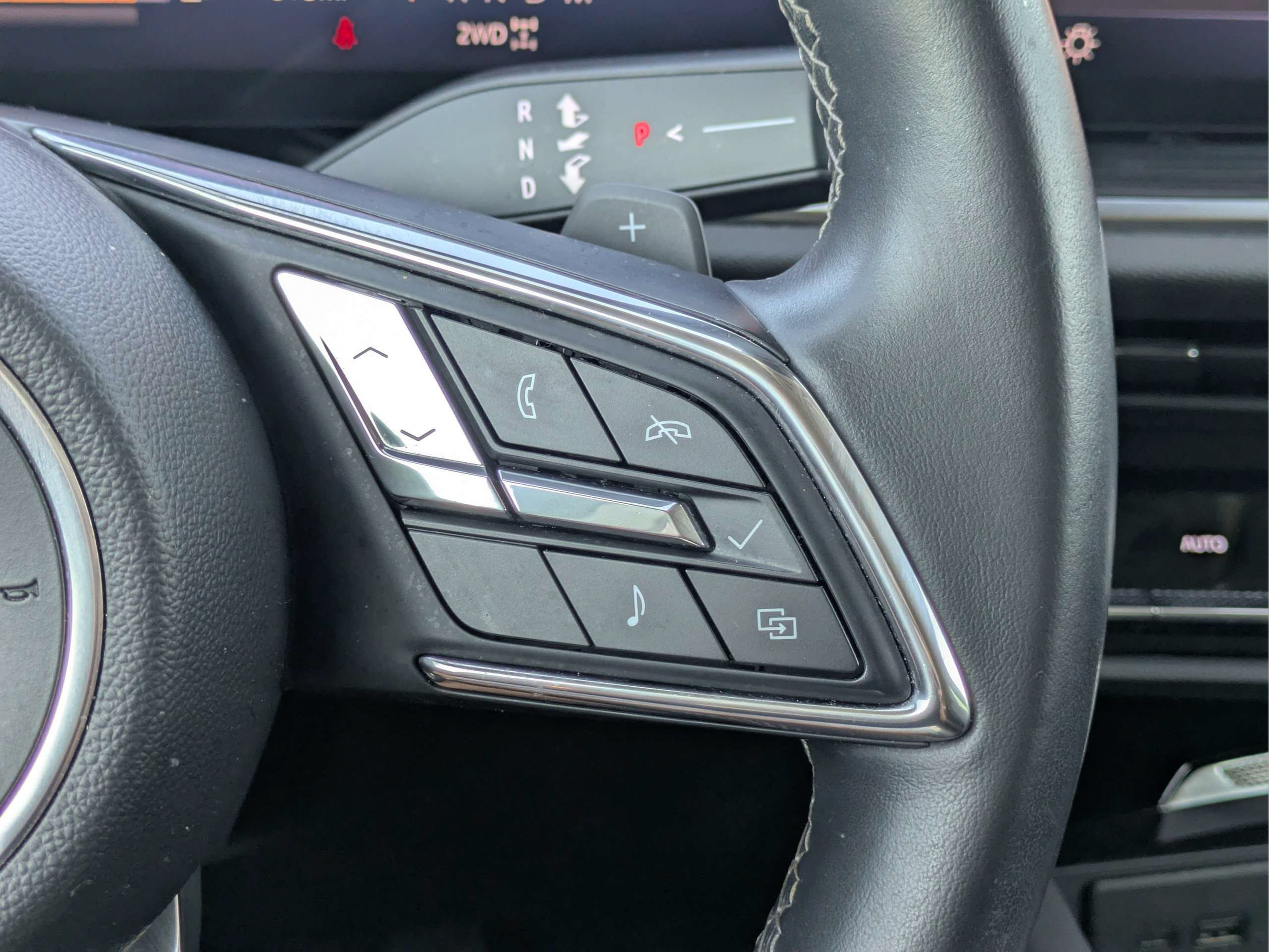 Used 2024 Buick Envision Preferred AWD/4WD image 27