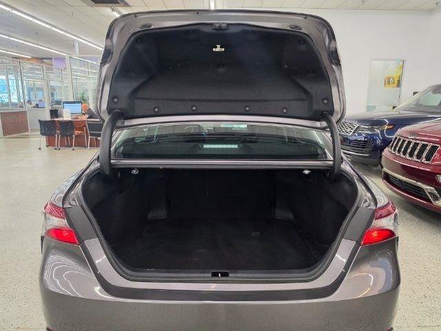Used 2021 Toyota Camry SE FWD image 40