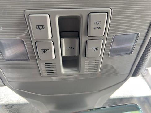 New 2025 Volkswagen Jetta SEL image 36