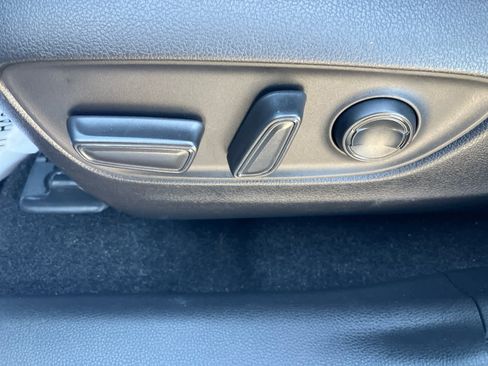 Used 2022 Toyota RAV4 XSE w/ Premium Package AWD/4WD image 11