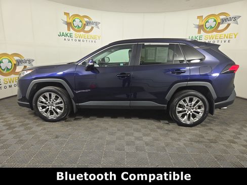 Used 2021 Toyota RAV4 XLE Premium AWD/4WD image 4